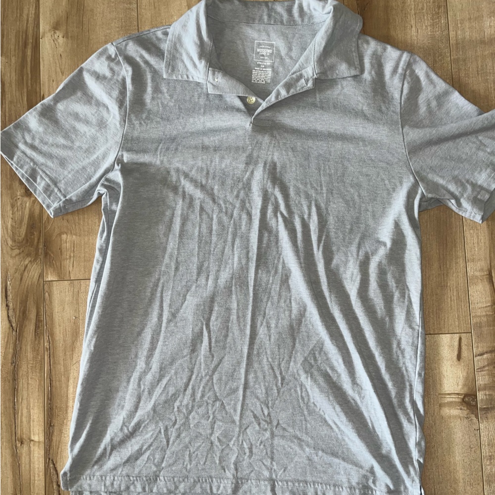 Mossimo Athletic fit, collared t-shit. Size medium, good condition.